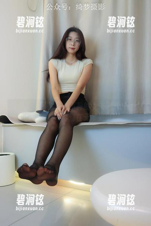 绮梦摄影 - 为什么小莉的女友图集能让人停留？一切都在无圣光中！