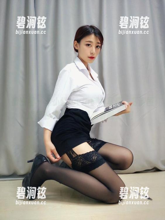 微密圈 - 羊小雪juvia御姐写真，高清图库里的执念，真是越看越上瘾！