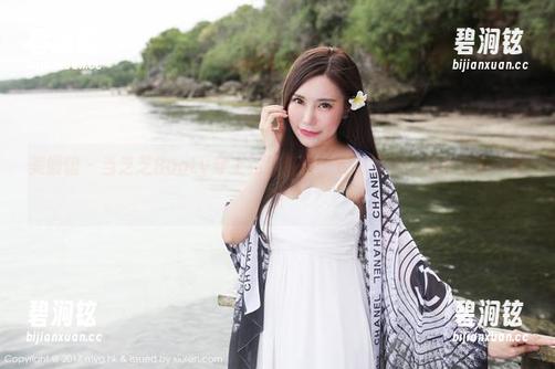 美媛馆 - 当芝芝Booty穿上这件毛衣，定制图集的奇妙之旅开始了！