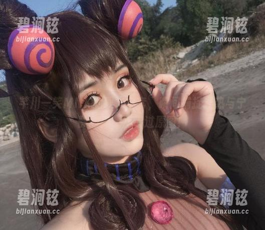 芊川一笑MNK的双人全套，瞬间捕捉狂热与宁静的美，别错过原图！