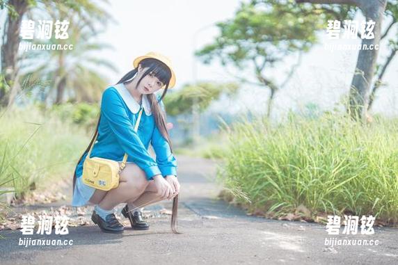 落落Raku的私房美图，不经意间流露出的修女气质，让我心动