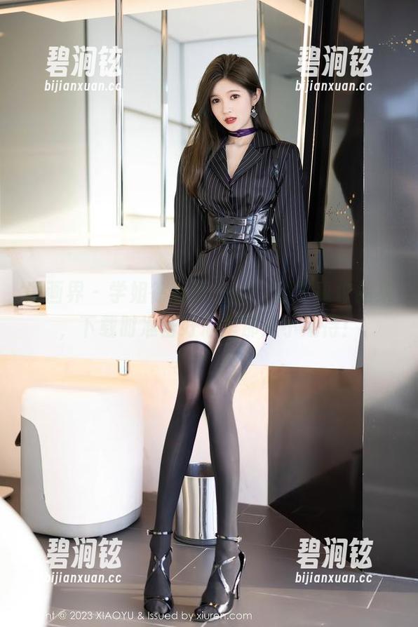 语画界 - 学姐徐莉芝Booty的写真作品集，下载时准备好心里那点小期待！