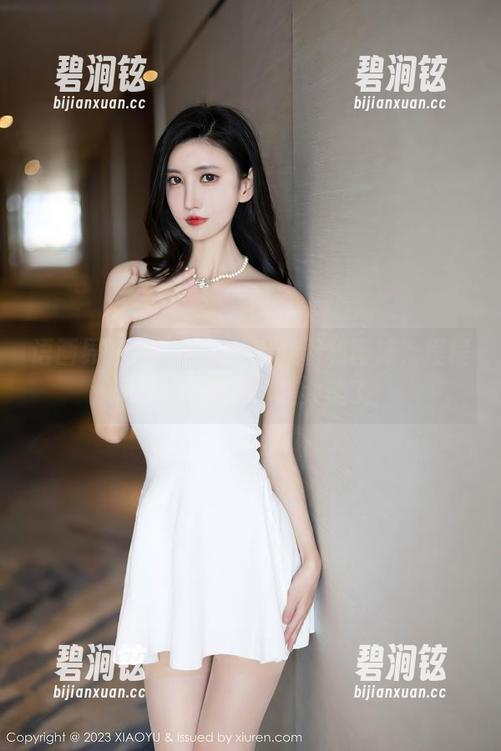 语画界 - 让人迷醉的高跟鞋和筒袜，程程程的免费照片真是太美了！