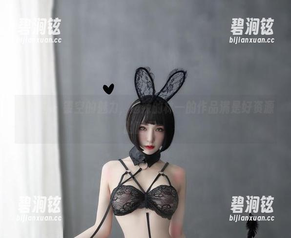 微密圈 - 镂空的魅力，超辣的林一的作品满是好资源的暗示。