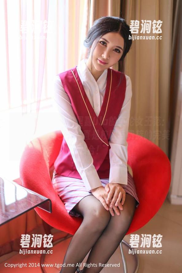 青豆客 - 探秘绮里嘉Ula的英伦女王范：这组写真图包，简直是校园与贵族的完美融合！