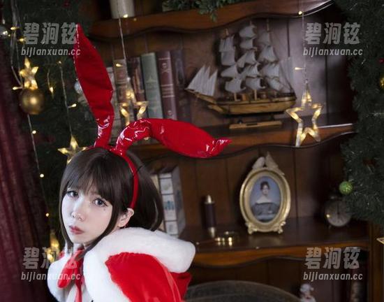 魅瞳meroko的柴郡旗袍是如何让人点赞不停的？精选写真等你来探索！