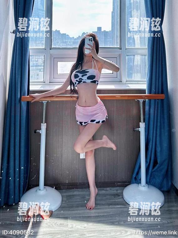 黎允熙 微密圈 - 嗨!来看看黎允熙的粉色资源,感受一下被软萌包围的幸福!